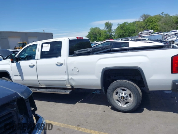 2016 GMC Sierra 2500HD SLE z VIN 1GT12SEG9GF180988, wystawiony jako IAAI lot #42321220 z przebiegiem 195 188 mil mil oraz . Historia ofert i sprzedaży dostępna na DreamBid. Obrazek 14.