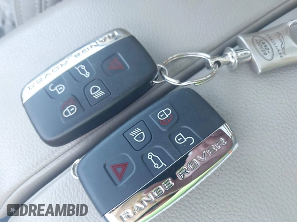 2019 Land Rover Range Rover Velar S z VIN SALYB2EXXKA215597, wystawiony jako IAAI lot #42577983 z przebiegiem 84 006 mil mil oraz . Historia ofert i sprzedaży dostępna na DreamBid. Obrazek 11.