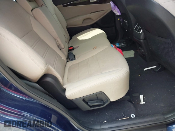 2017 Kia Sorento LX z VIN 5XYPG4A35HG214790, wystawiony jako IAAI lot #42202652 z przebiegiem 89 655 mil mil oraz . Historia ofert i sprzedaży dostępna na DreamBid. Obrazek 8.