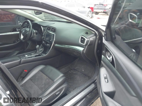 2016 Nissan Maxima SL z VIN 1N4AA6AP7GC413046, wystawiony jako IAAI lot #42037172 z przebiegiem 130 394 mil mil oraz . Historia ofert i sprzedaży dostępna na DreamBid. Obrazek 5.