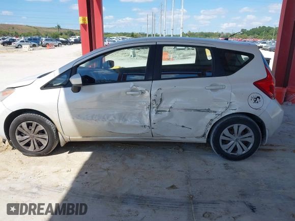 2015 Nissan Note SV z VIN 3N1CE2CP1FL361772, wystawiony jako IAAI lot #42042941 z przebiegiem 87 329 mil mil oraz . Historia ofert i sprzedaży dostępna na DreamBid. Obrazek 6.