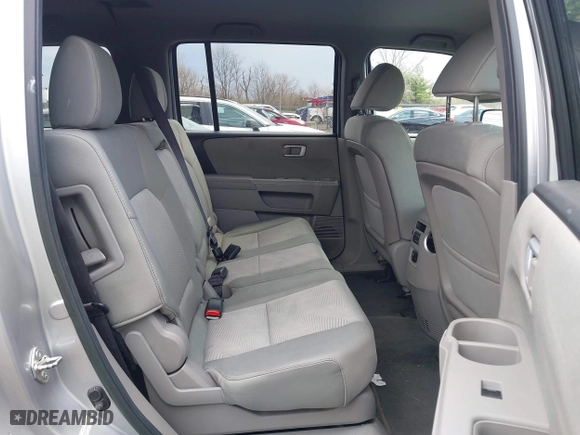 2013 Honda Pilot LX with VIN 5FNYF4H21DB076834, listed as a IAAI auction lot 41879938 with 174,219 mi miles. Bid and sale history available at carsss.com. Image 8.