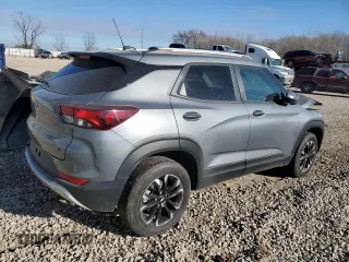 2022 Chevrolet TrailBlazer LT with VIN KL79MRSLXNB010454, listed as a Copart auction lot 84032814 with 38,500 mi miles and Salvage Title. Bid and sale history available at carsss.com. Image 3.