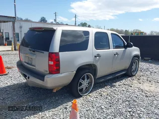 2007 Chevrolet Tahoe Police z VIN 1GNEC03097R367453, wystawiony jako IAAI lot #41849436 z przebiegiem 250 207 mil mil oraz . Historia ofert i sprzedaży dostępna na DreamBid. Obrazek 4.