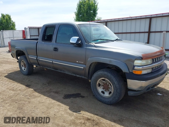 2000 Chevrolet Silverado 2500 LS z VIN 1GCGK29U7YE398008, wystawiony jako IAAI lot #42432596 z przebiegiem 217 691 mil mil oraz . Historia ofert i sprzedaży dostępna na DreamBid. Obrazek 1.