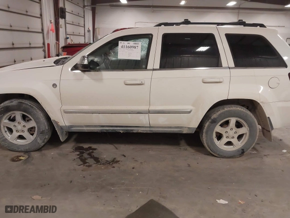 2007 Jeep Grand Cherokee Limited with VIN 1J8HR58P57C532367, listed as a IAAI auction lot 41160987 with 151,544 mi miles. Bid and sale history available at carsss.com. Image 14.