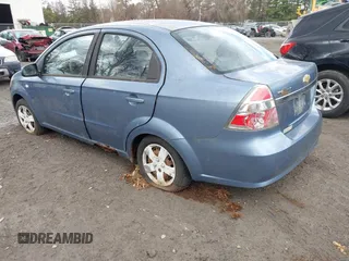 2007 Chevrolet Aveo LS with VIN KL1TD56667B175174, listed as a IAAI auction lot 42012342 with 100,534 mi miles and . Bid and sale history available at DreamBid. Image 3.