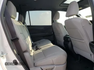 2025 Honda Passport EX-L z VIN 5FNYF8H50SB006479, wystawiony jako Copart lot #49454275 z przebiegiem 3157 mil mil oraz Szkody całkowita. Historia ofert i sprzedaży dostępna na DreamBid. Obrazek 11.