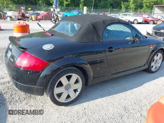2004 Audi TT z VIN TRUTC28N241016061, wystawiony jako IAAI lot #42413028 z przebiegiem 175 236 mil mil oraz . Historia ofert i sprzedaży dostępna na DreamBid. Obrazek 4.