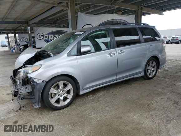 2013 Toyota Sienna SE with VIN 5TDXK3DC6DS386716, listed as a Copart auction lot 63122435 with 77,371 mi miles and Salvage title. Bid and sale history available at DreamBid. Image 1.