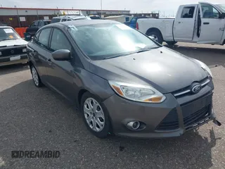 2012 Ford Focus SE с VIN 1FAHP3F28CL445832, выставлен на аукционе IAAI как лот 42380266 с пробегом 164 884 миль миль и . История ставок и продаж доступна на DreamBid. Изображение 1.