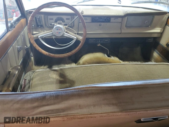 1972 Jeep Grand Wagoneer with VIN J2A144CN29869, listed as a Copart auction lot 73240394 with 83,806 mi miles and Clean title. Bid and sale history available at DreamBid. Image 8.