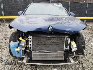 2021 BMW X1 xDrive28i z VIN WBXJG9C06M5T81056, wystawiony jako Copart lot #48388235 z przebiegiem 64 863 mil mil oraz Szkoda całkowita • Salvage title. Historia ofert i sprzedaży dostępna na DreamBid. Obrazek 5.