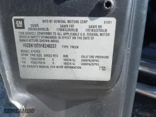 2001 Chevrolet Silverado 1500 LS with VIN 1GCEK19T91E248237, listed as a IAAI auction lot 41915406 with 1 mi miles. Bid and sale history available at carsss.com. Image 9.