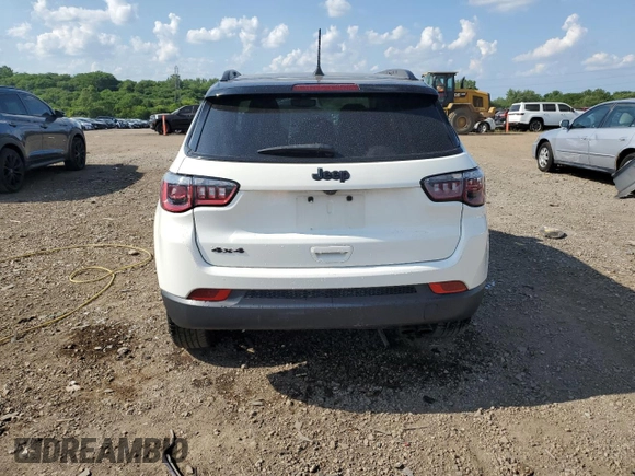 2019 Jeep Compass Latitude z VIN 3C4NJDBB2KT696732, wystawiony jako Copart lot #60519335 z przebiegiem 85 436 mil mil oraz Szkoda całkowita • Salvage title. Historia ofert i sprzedaży dostępna na DreamBid. Obrazek 6.