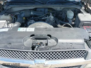 2004 Chevrolet Silverado 1500 Work Truck with VIN 1GCEC19X54Z276808, listed as a IAAI auction lot 41930248 with 223,271 mi miles. Bid and sale history available at carsss.com. Image 10.