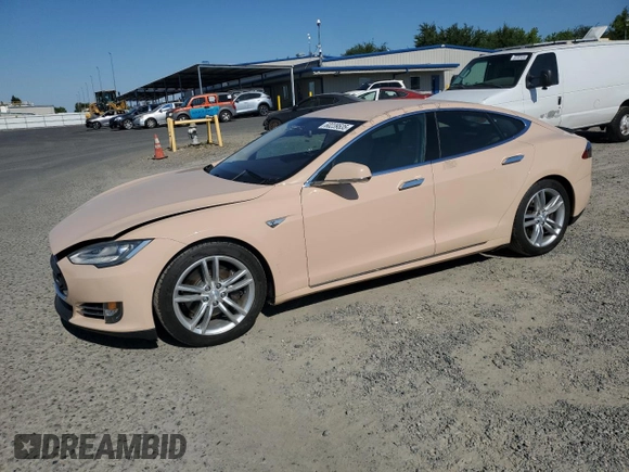 2013 Tesla Model S z VIN 5YJSA1CN6DFP03404, wystawiony jako Copart lot #60239535 z przebiegiem 103 800 mil mil oraz Czysty tytuł • Clean title. Historia ofert i sprzedaży dostępna na DreamBid. Obrazek 1.