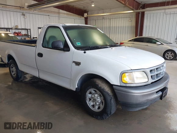 1998 Ford F-250 z VIN 1FTPF27M7WKC04485, wystawiony jako IAAI lot #42590365 z przebiegiem 80 780 mil mil oraz . Historia ofert i sprzedaży dostępna na DreamBid. Obrazek 1.