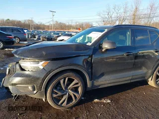 2021 Volvo XC40 R-Design with VIN YV4162UM3M2435422, listed as a IAAI auction lot 41546072 with 59,127 mi miles and . Bid and sale history available at carsss.com. Image 19.