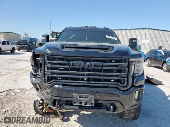 2020 GMC Sierra 3500HD AT4 z VIN 1GT49VEY7LF315026, wystawiony jako Copart lot #51613555 z przebiegiem 160 533 mil mil oraz Szkoda całkowita • Salvage title. Historia ofert i sprzedaży dostępna na DreamBid. Obrazek 5.