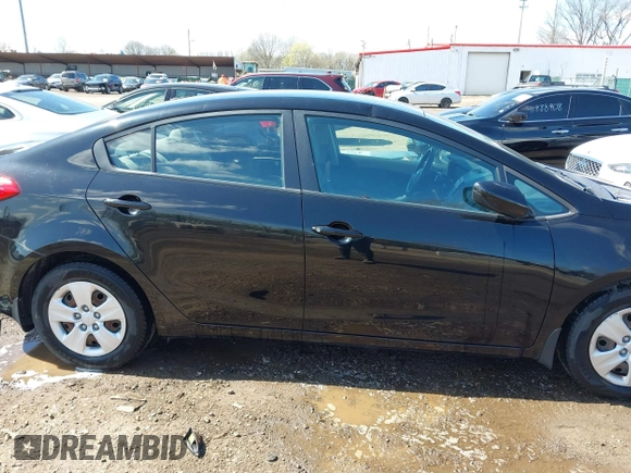 2015 Kia Forte LX with VIN KNAFK4A62F5292421, listed as a IAAI auction lot 41964789 with 32,001 mi miles. Bid and sale history available at carsss.com. Image 14.