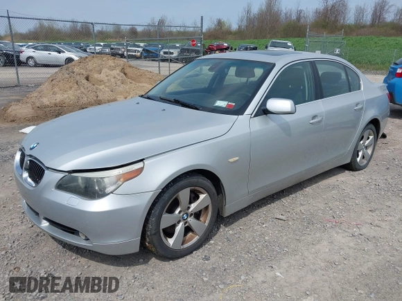 2007 BMW 5 Series 530xi with VIN WBANF73557CU22632, listed as a IAAI auction lot 42146692 with 136,547 mi miles and . Bid and sale history available at carsss.com. Image 2.