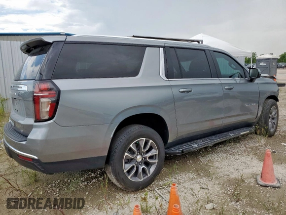 2023 Chevrolet Suburban LT with VIN 1GNSCCKD5PR308814, listed as a Copart auction lot 61955315 with 33,659 mi miles and Salvage title. Bid and sale history available at DreamBid. Image 3.