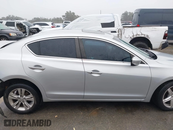 2013 Acura ILX with VIN 19VDE1F3XDE021230, listed as a IAAI auction lot 41586378 with 207,274 mi miles. Bid and sale history available at carsss.com. Image 14.