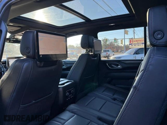 2021 Chevrolet Suburban RST z VIN 1GNSKEKD0MR457206, wystawiony jako Copart lot #87004944 z przebiegiem 139 570 mil mil oraz Czysty tytuł • Clean title. Historia ofert i sprzedaży dostępna na DreamBid. Obrazek 11.