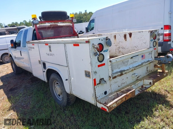 2012 Ford F-350 with VIN 1FD7X3ET9CEC88439, listed as a IAAI auction lot 40465256 with 323,416 mi miles and . Bid and sale history available at DreamBid. Image 3.