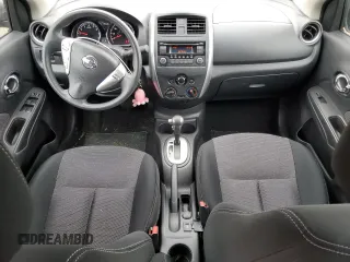 2015 Nissan Versa SV z VIN 3N1CN7AP1FL803434, wystawiony jako Copart lot #55703535 z przebiegiem 35 500 mil mil oraz Szkody całkowita. Historia ofert i sprzedaży dostępna na DreamBid. Obrazek 8.