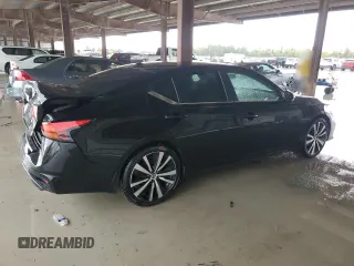 2019 Nissan Altima SR with VIN 1N4AL4CV6KC257701, listed as a Copart auction lot 79072124 with 82,697 mi miles and Salvage Title. Bid and sale history available at carsss.com. Image 3.