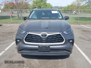 2024 Toyota Highlander LE z VIN 5TDKDRBH6RS552634, wystawiony jako IAAI lot #42086919 z przebiegiem 12 606 mil mil oraz . Historia ofert i sprzedaży dostępna na DreamBid. Obrazek 12.