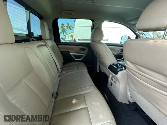 2016 Nissan Titan SL z VIN 1N6BA1F26GN512666, wystawiony jako Copart lot #59731495 z przebiegiem 120 182 mil mil oraz Czysty tytuł • Clean title. Historia ofert i sprzedaży dostępna na DreamBid. Obrazek 6.