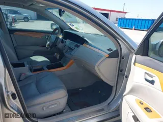 2006 Toyota Avalon XL with VIN 4T1BK36B86U072865, listed as a IAAI auction lot 41875068 with 313,100 mi miles. Bid and sale history available at carsss.com. Image 5.
