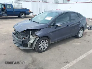 2013 Ford Fiesta SE z VIN 3FADP4BJ3DM186569, wystawiony jako IAAI lot #42128913 z przebiegiem 19 228 mil mil oraz . Historia ofert i sprzedaży dostępna na DreamBid. Obrazek 2.