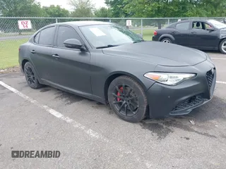 2018 Alfa Romeo Giulia с VIN ZARFAEDN0J7596915, выставлен на аукционе IAAI как лот 42511563 с пробегом 35 892 миль миль и . История ставок и продаж доступна на DreamBid. Изображение 1.