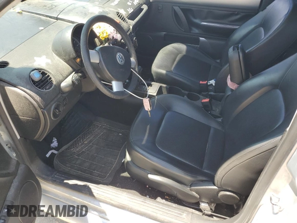 2008 Volkswagen Beetle S with VIN 3VWPW31C58M502208, listed as a Copart auction lot 61663455 with 93,982 mi miles and Salvage title. Bid and sale history available at DreamBid. Image 7.