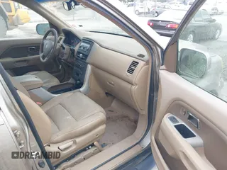 2008 Honda Pilot EX-L z VIN 5FNYF28638B003543, wystawiony jako IAAI lot #42452869 z przebiegiem 172 994 mil mil oraz . Historia ofert i sprzedaży dostępna na DreamBid. Obrazek 5.