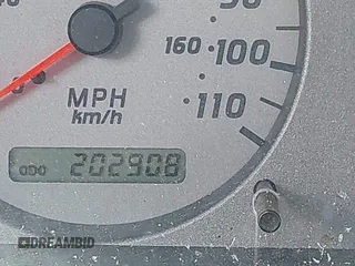 2001 Nissan Xterra XE z VIN 5N1ED28Y51C571544, wystawiony jako IAAI lot #42369137 z przebiegiem 202 908 mil mil oraz . Historia ofert i sprzedaży dostępna na DreamBid. Obrazek 16.