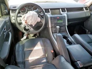 2008 Land Rover Range Rover Sport HSE z VIN SALSF25468A170019, wystawiony jako Copart lot #59407925 z przebiegiem 171 041 mil mil oraz Szkoda całkowita • Salvage title. Historia ofert i sprzedaży dostępna na DreamBid. Obrazek 8.