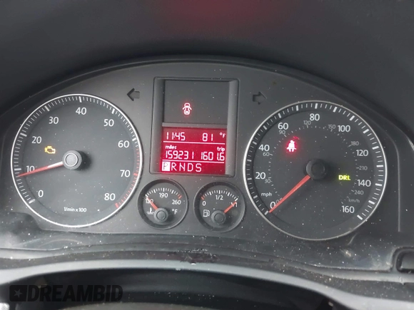 2008 Volkswagen Jetta S z VIN 3VWJM71K68M071159, wystawiony jako IAAI lot #42268102 z przebiegiem 159 231 mil mil oraz . Historia ofert i sprzedaży dostępna na DreamBid. Obrazek 7.