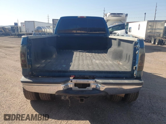 2000 Ford F-350 XL z VIN 1FTWW33F1YED10988, wystawiony jako Copart lot #60320125 z przebiegiem 185 381 mil mil oraz Czysty tytuł • Clean title. Historia ofert i sprzedaży dostępna na DreamBid. Obrazek 6.