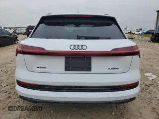 2022 Audi e-tron Premium with VIN WA1AAAGE4NB042461, listed as a Copart auction lot 83235624 with 10,991 mi miles and Salvage title. Bid and sale history available at DreamBid. Image 6.