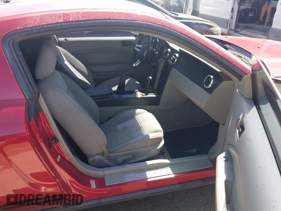 2006 Ford Mustang Standard with VIN 1ZVFT80N565169967, listed as a IAAI auction lot 42632504 with 168,239 mi miles and . Bid and sale history available at DreamBid. Image 5.