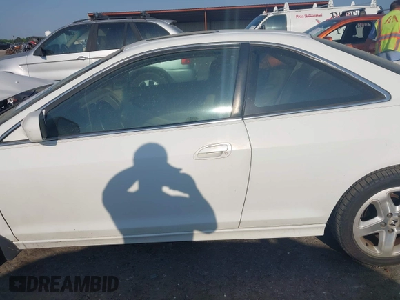 2001 Honda Accord EX с VIN 1HGCG22581A001018, выставлен на аукционе IAAI как лот 42104460 с пробегом 132 247 миль миль и . История ставок и продаж доступна на DreamBid. Изображение 14.