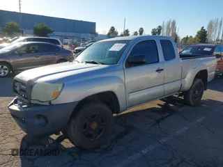 2006 Toyota Tacoma z VIN 5TETX22N26Z282695, wystawiony jako IAAI lot #41540262 z przebiegiem 259 961 mil mil oraz . Historia ofert i sprzedaży dostępna na DreamBid. Obrazek 18.