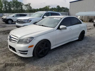 2012 Mercedes-Benz C 300 Sport z VIN WDDGF8BB1CA601416, wystawiony jako Copart lot #60269945 z przebiegiem 195 941 mil mil oraz Czysty tytuł • Clean title. Historia ofert i sprzedaży dostępna na DreamBid. Obrazek 1.