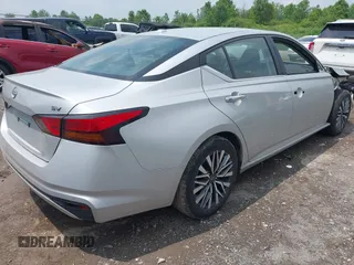 2024 Nissan Altima SV with VIN 1N4BL4DVXRN325709, listed as a IAAI auction lot 42483584 with 45,722 mi miles and . Bid and sale history available at DreamBid. Image 4.