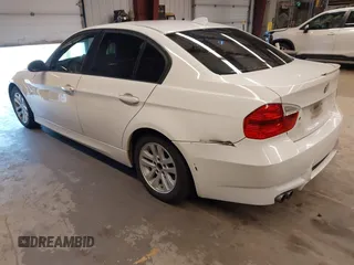 2007 BMW 3 Series 328xi с VIN WBAVC93537KX53235, выставлен на аукционе IAAI как лот 42859757 с пробегом 139 575 миль миль и . История ставок и продаж доступна на DreamBid. Изображение 3.